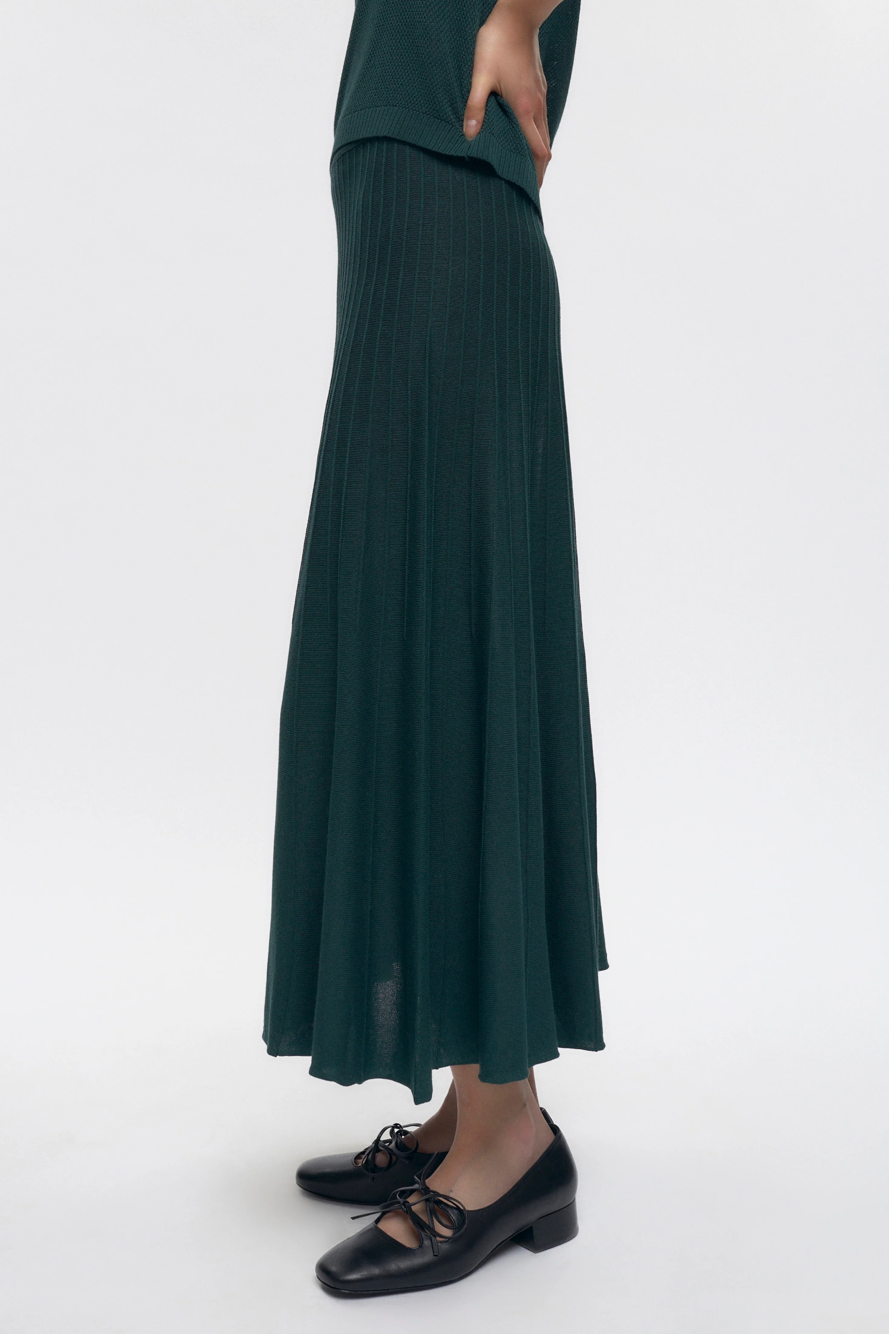 Women's Gezira Knit Skirt in Racing Green - Image 3