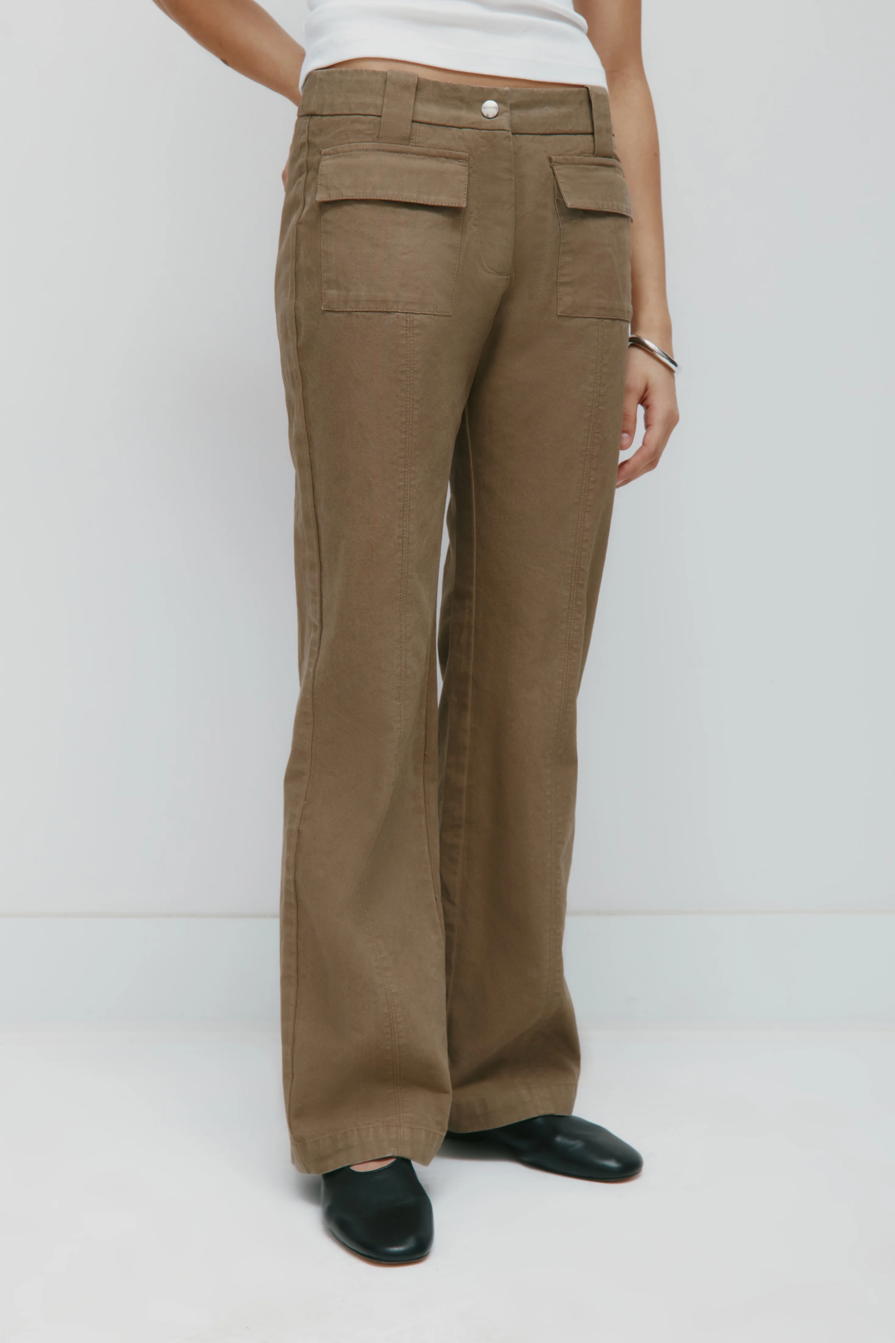 Women's Heka Pocket Trouser in Khaki Brown - Image 4