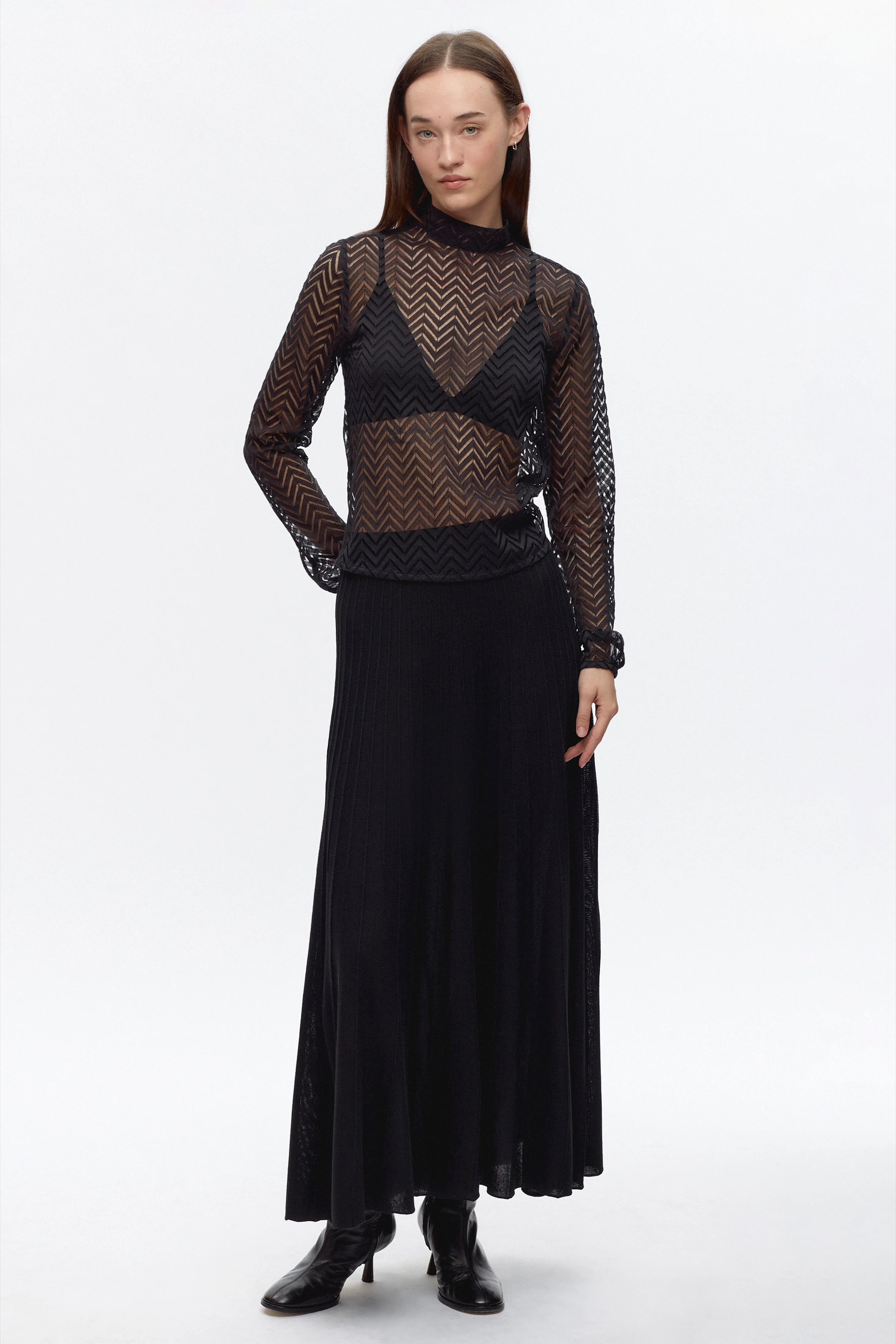 Women's Lace Mockneck in Black