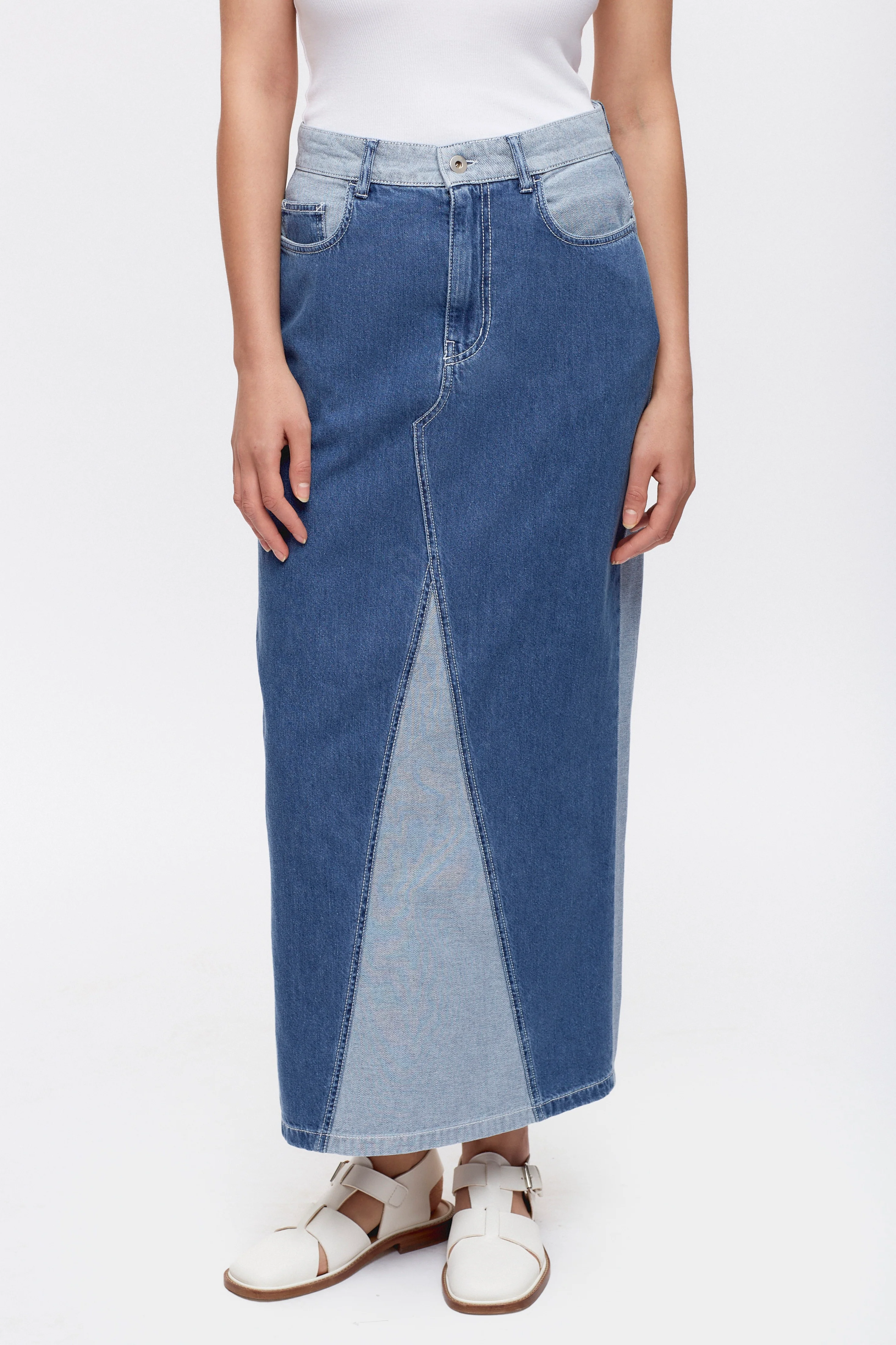 Women's Lily Denim Skirt in Med Wash - Image 4