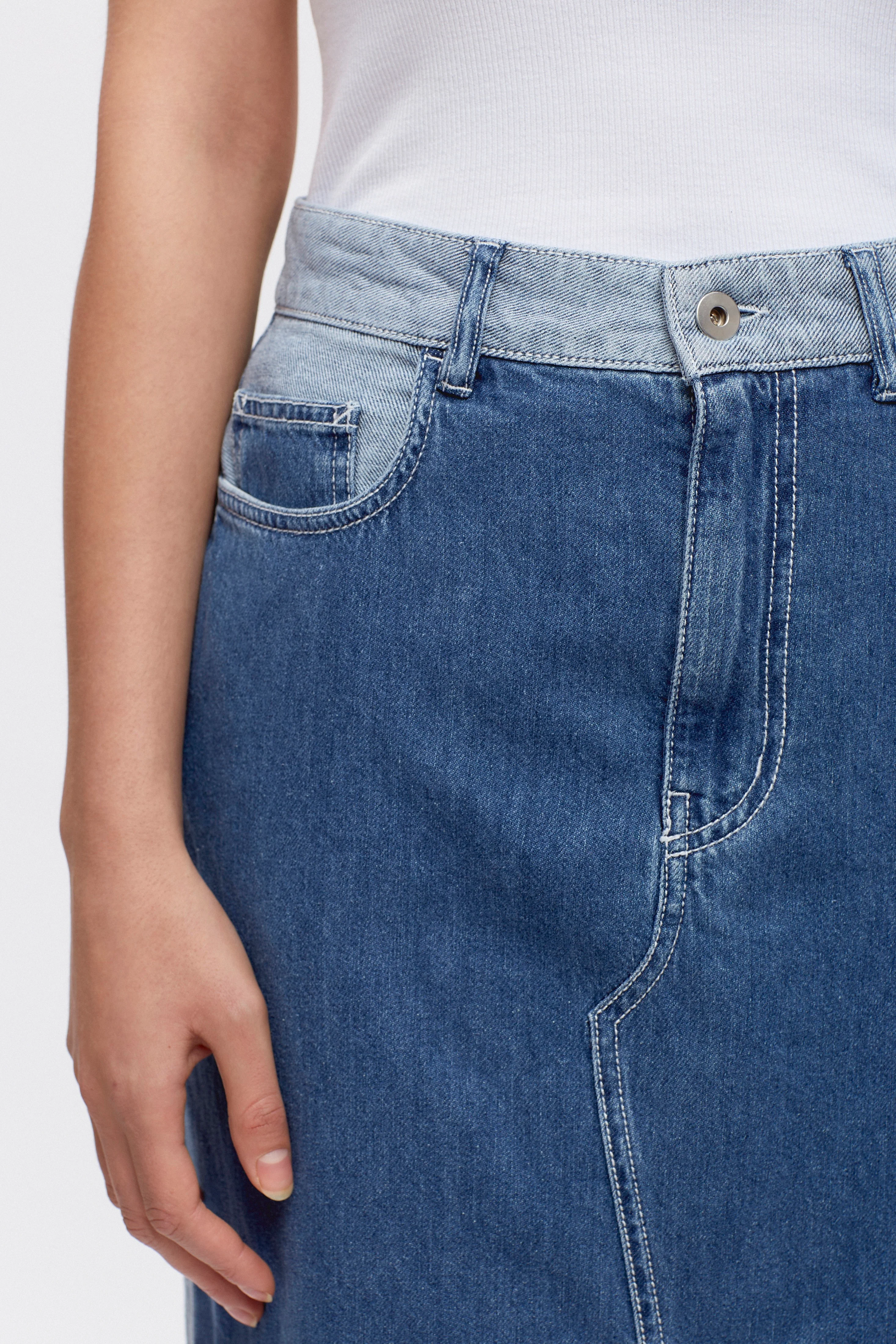 Women's Lily Denim Skirt in Med Wash - Image 6