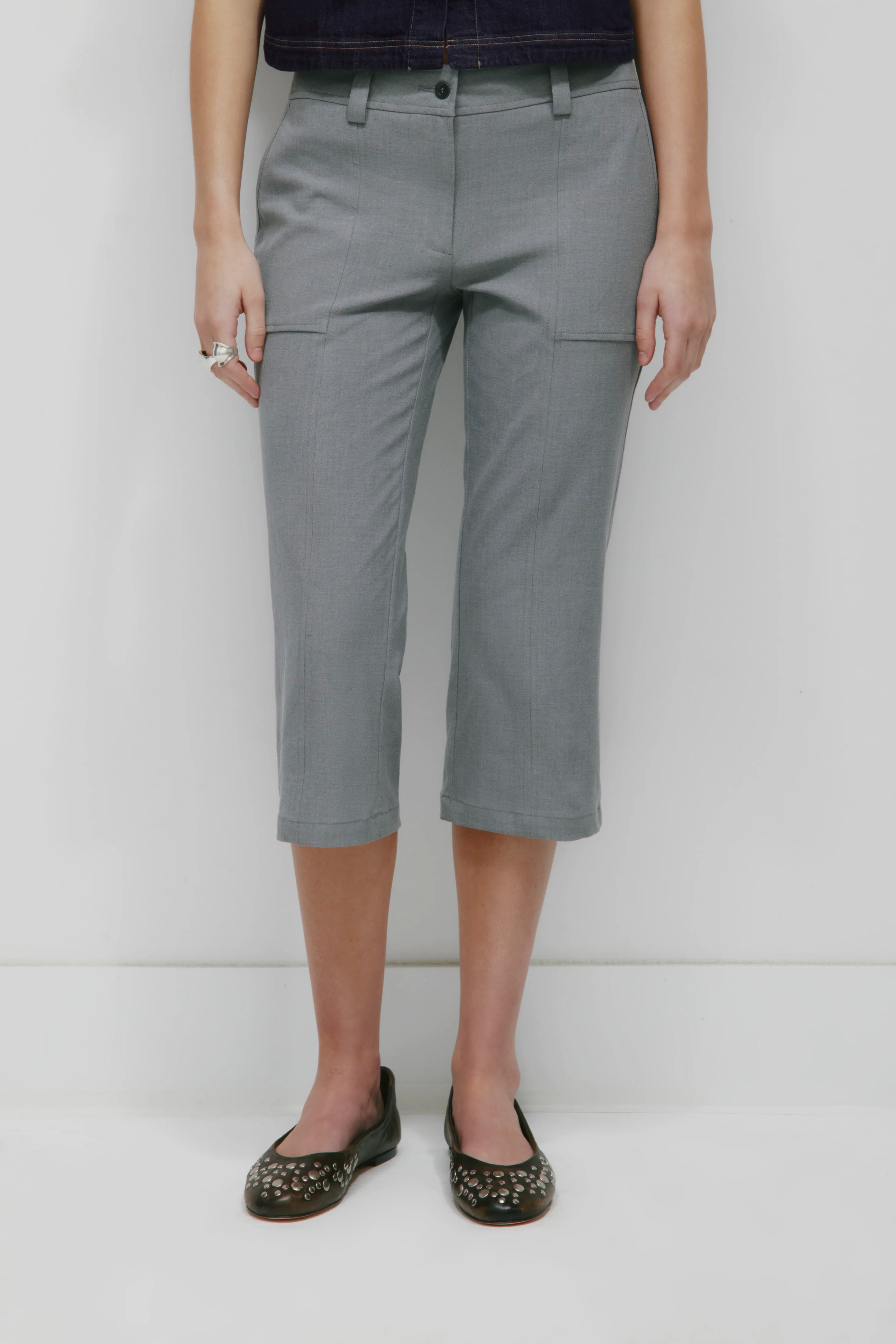 Women's Linen Capri in Medium Grey - Image 2