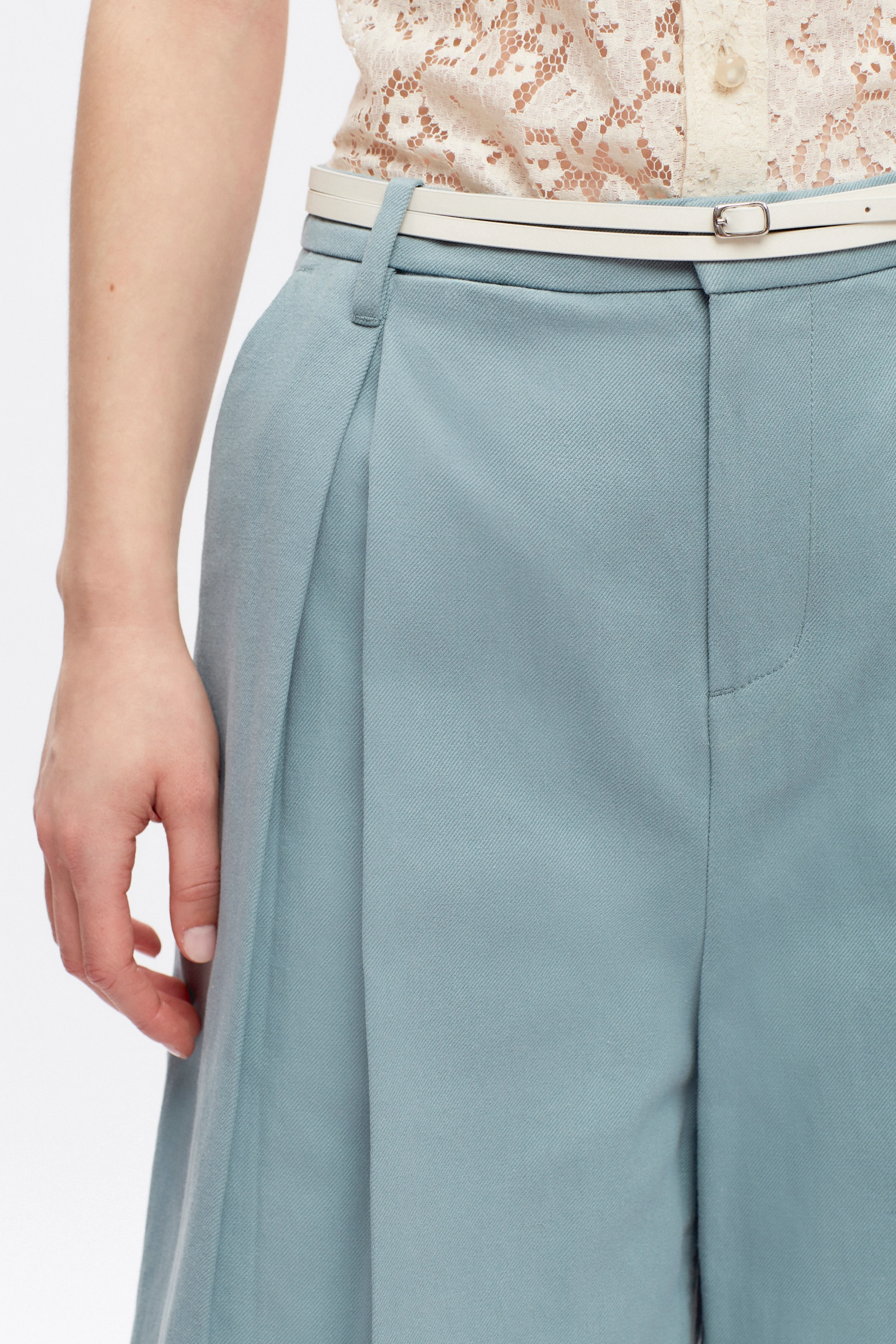 Women's Linen Station Short in Mirage - Image 4