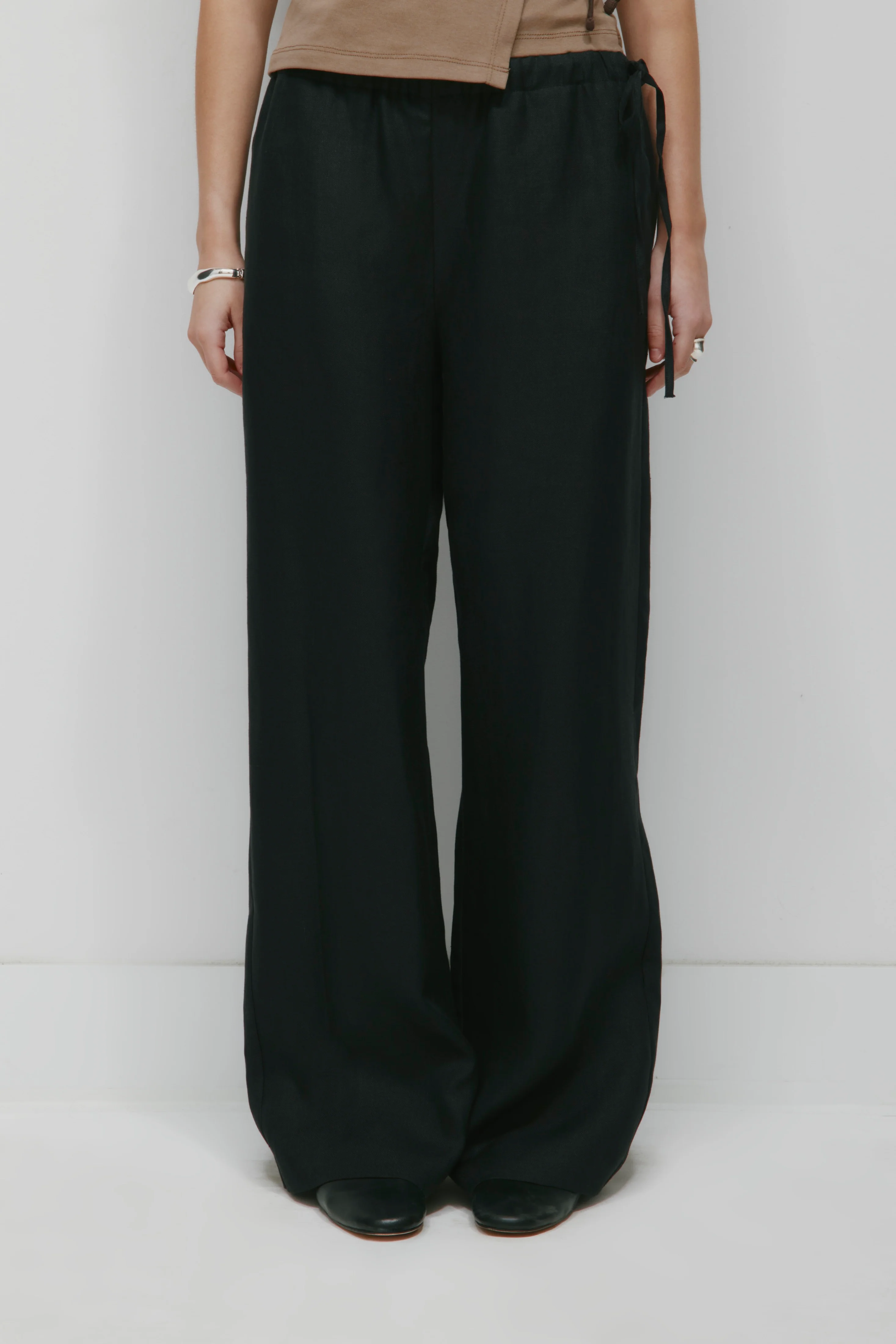 Women's Persea Linen Tie Pant in Black - Image 3