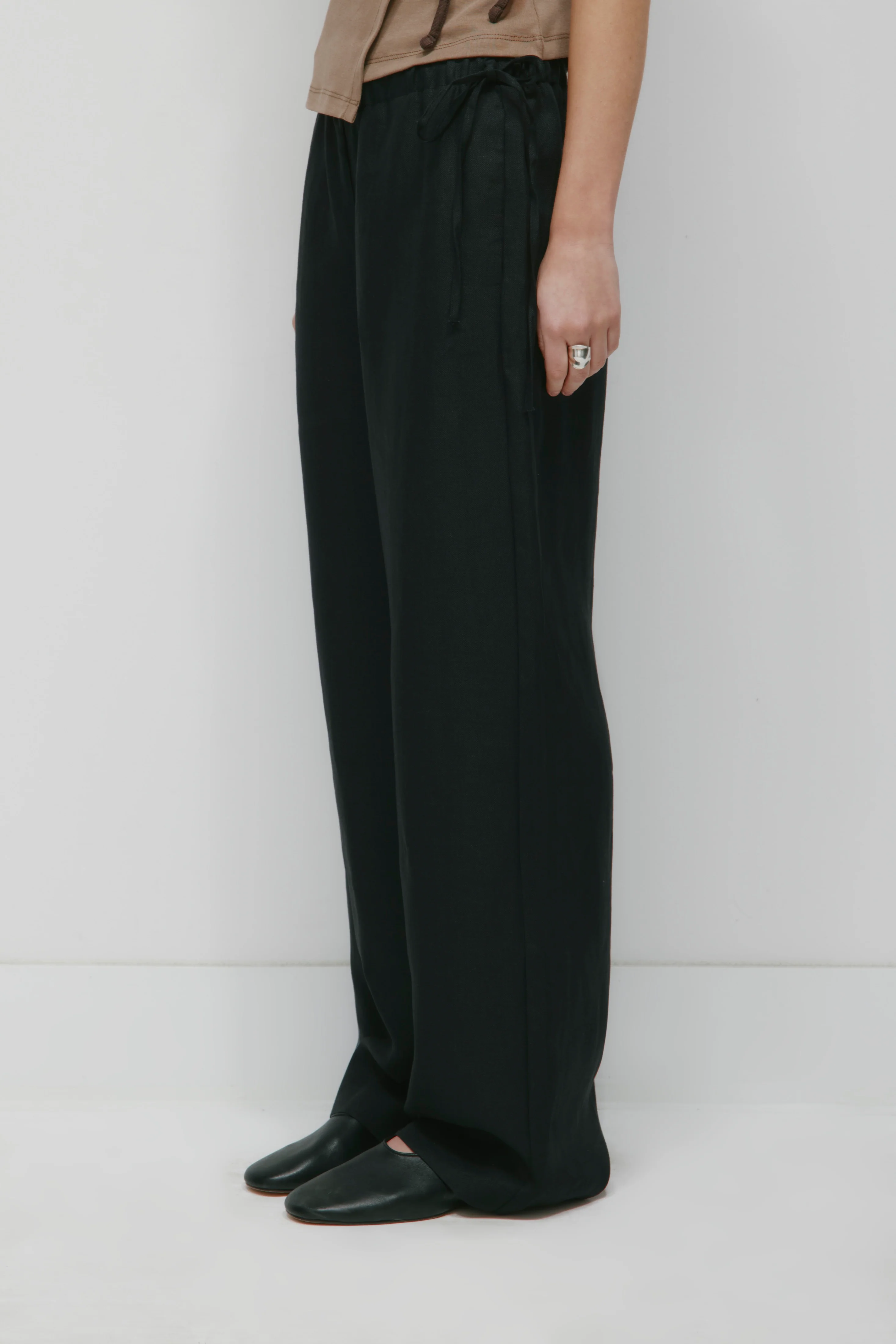 Women's Persea Linen Tie Pant in Black - Image 4