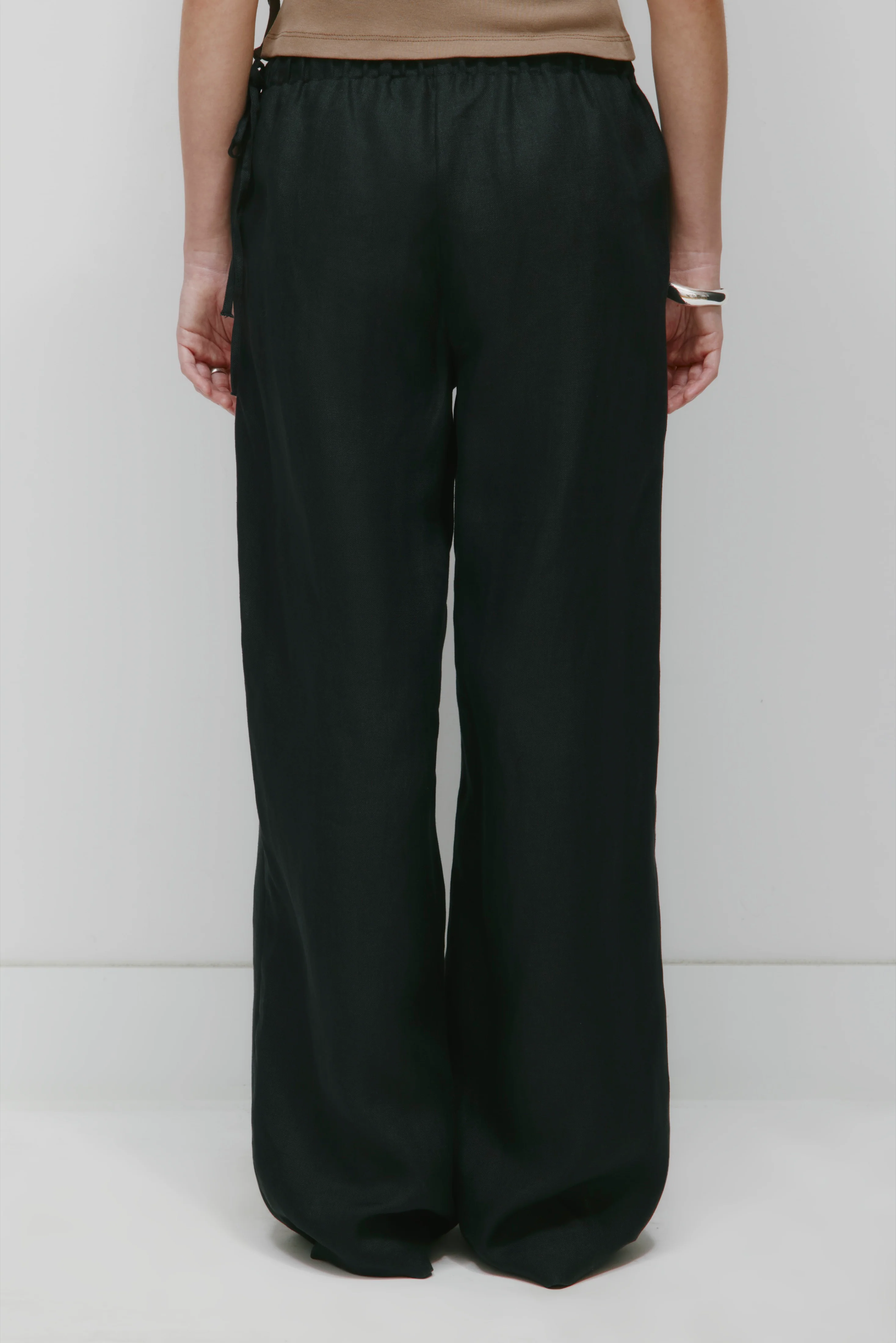 Women's Persea Linen Tie Pant in Black - Image 5