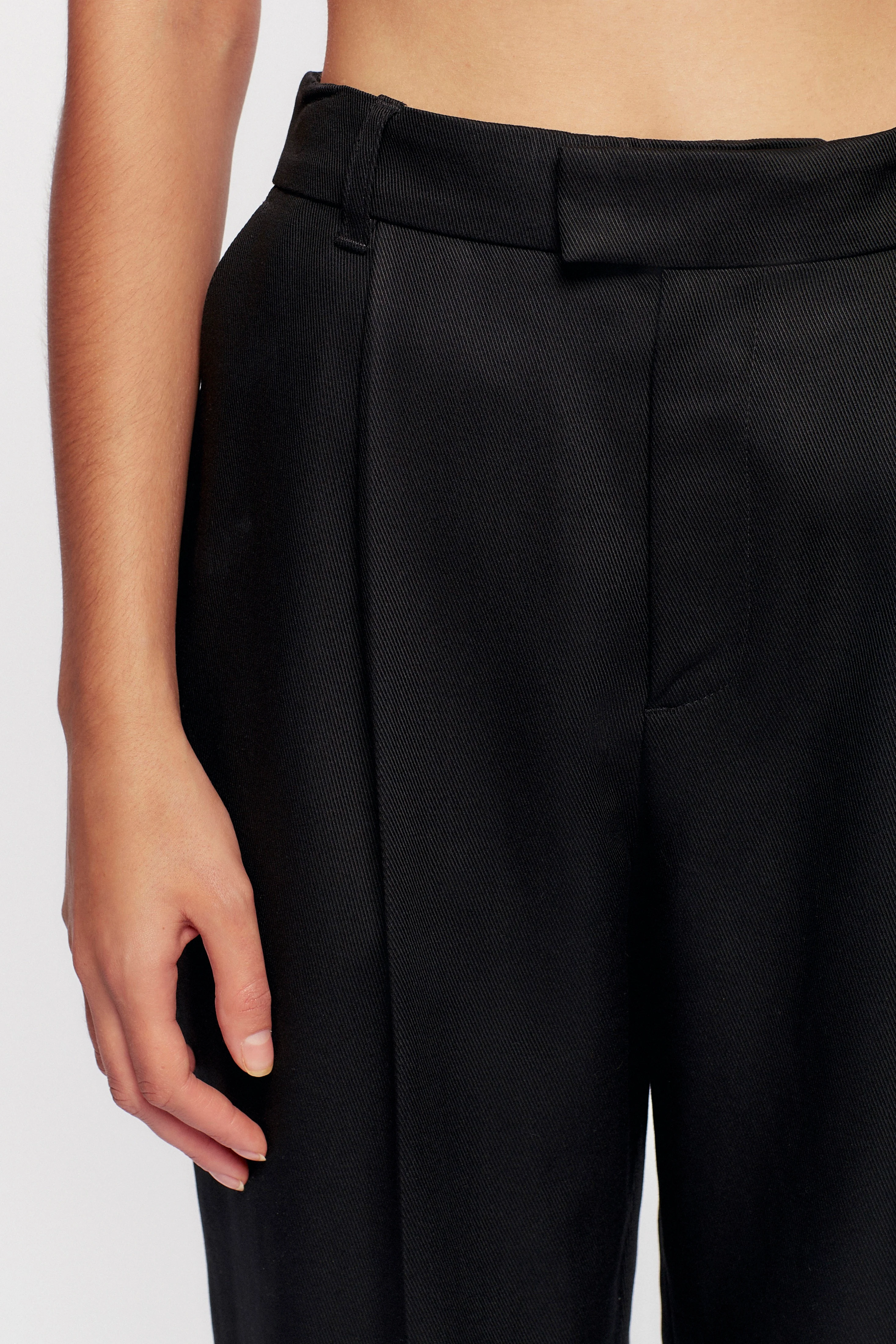 Women's Port Trouser in Black - Image 4