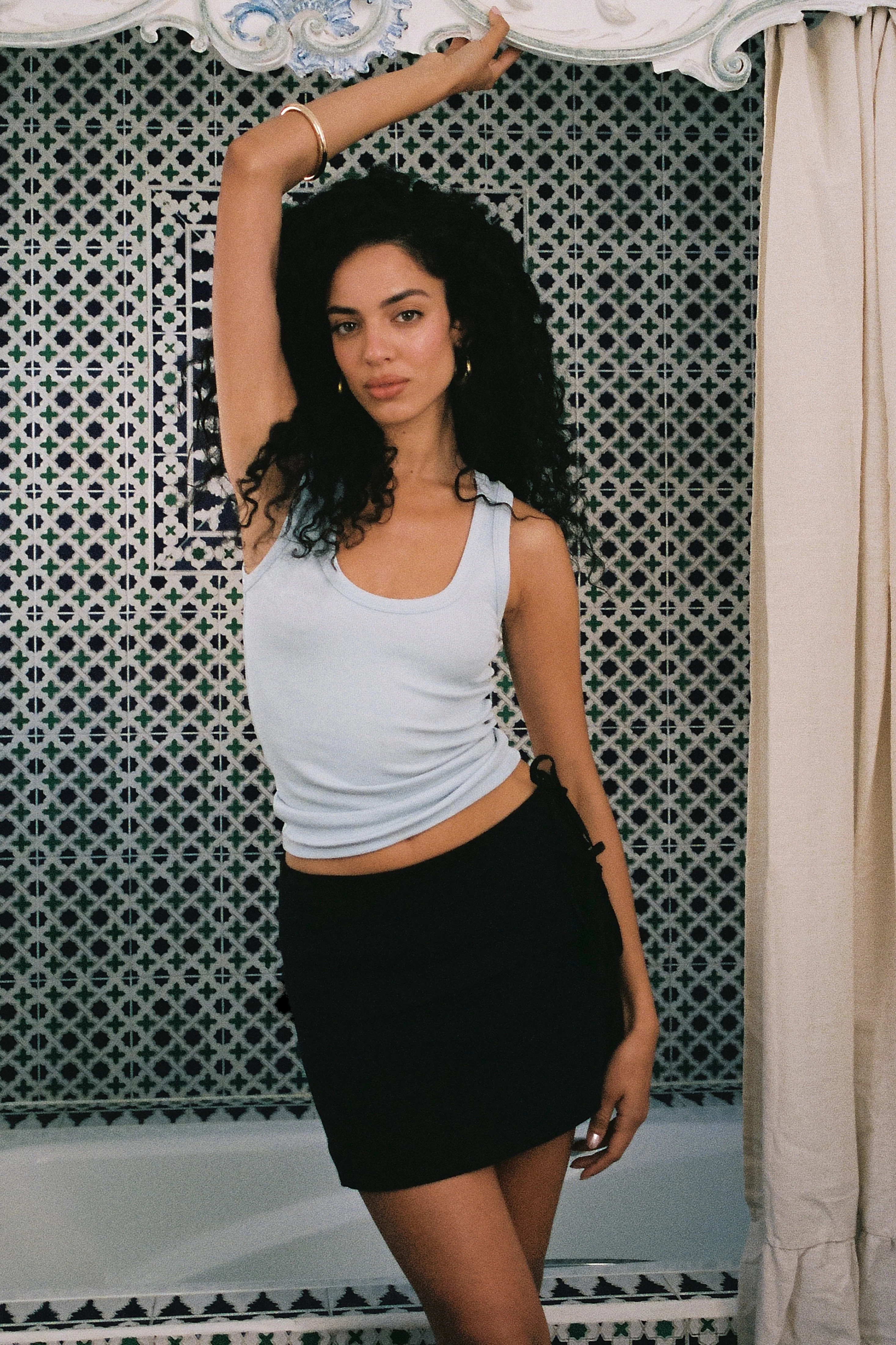 Women's Scoop Tank in Blue Aura - Image 2