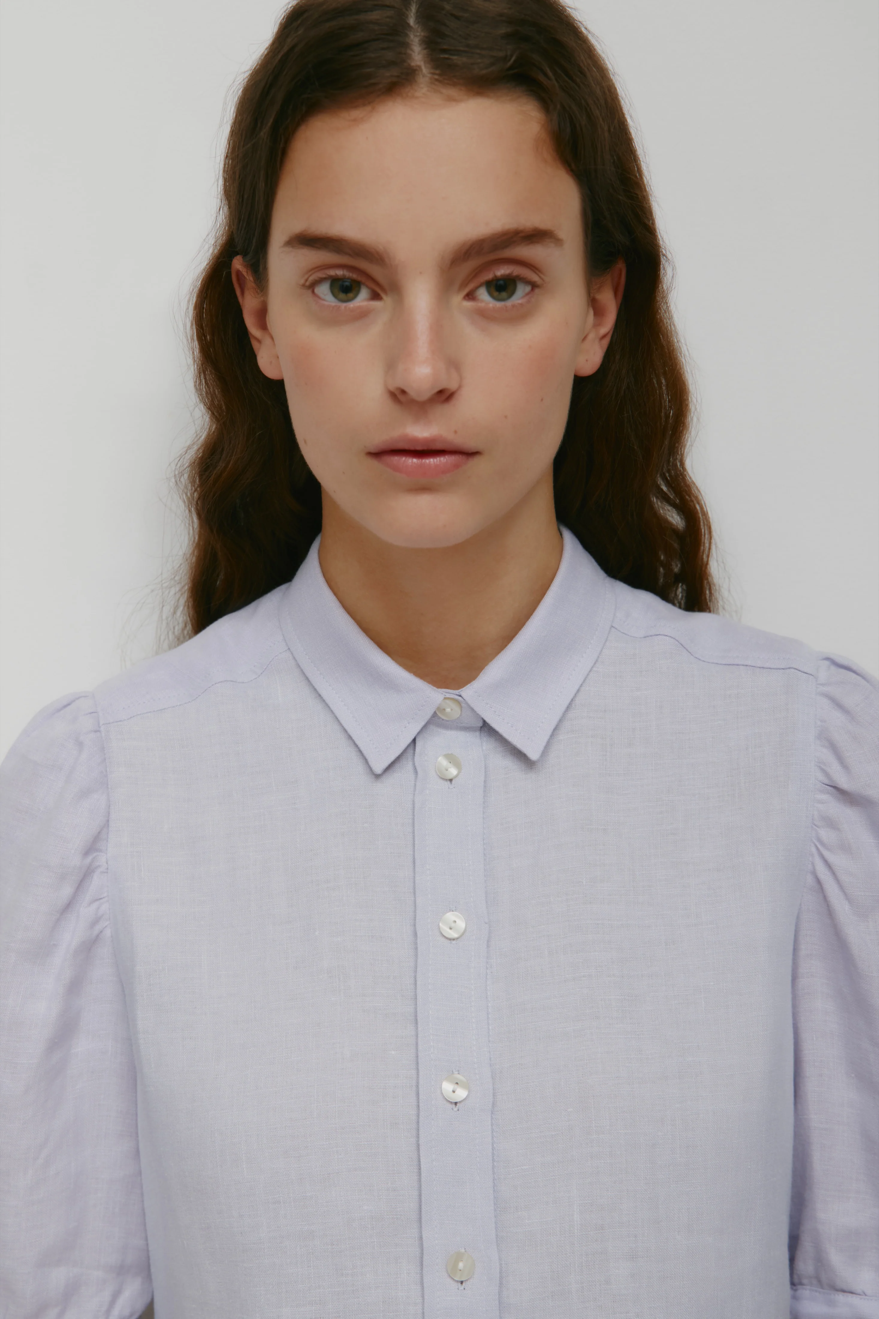 Women's Sila Linen Blouse in Thistle - Image 5