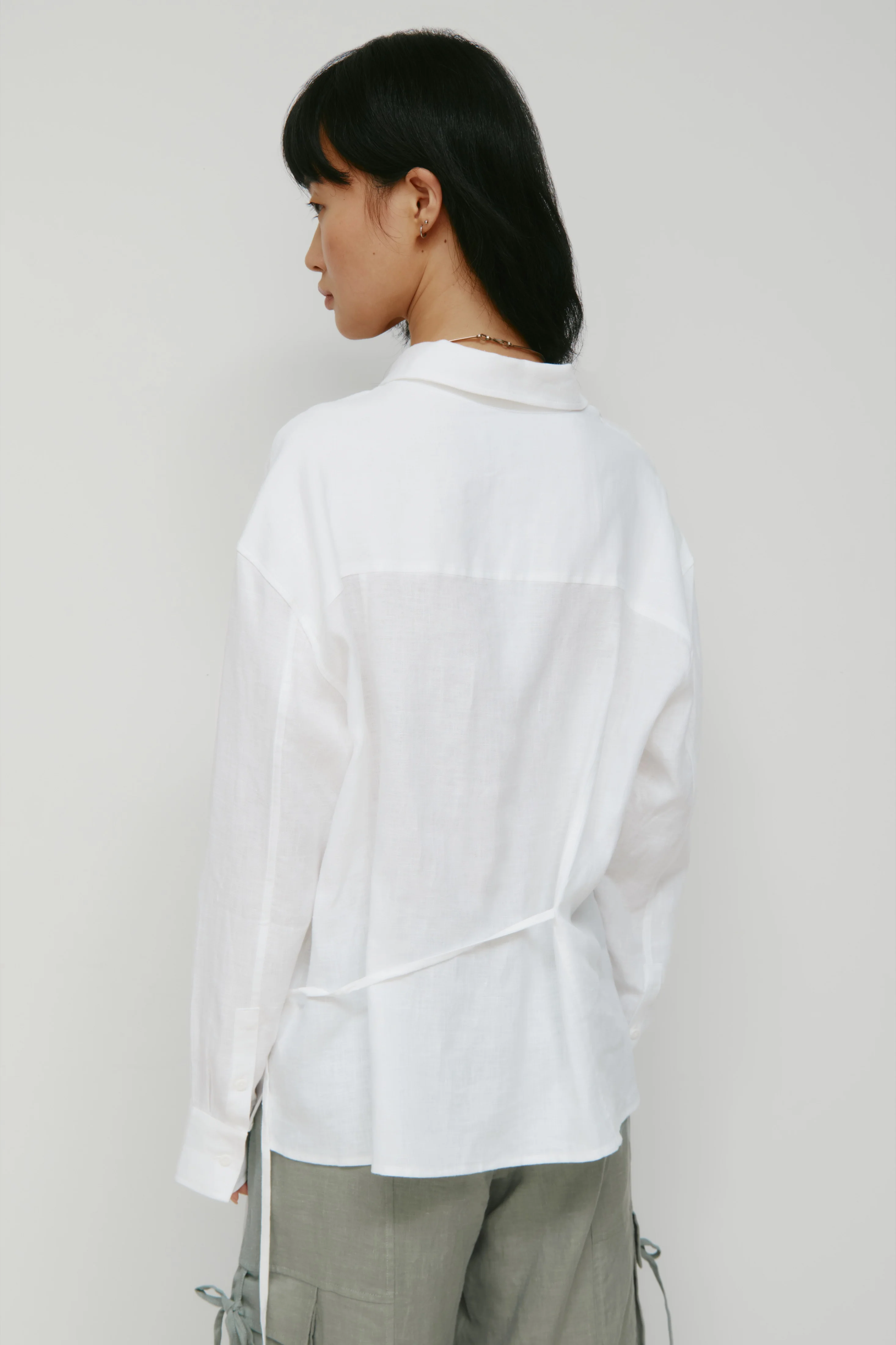 Women's Sila Linen Tie Shirt in White - Image 5