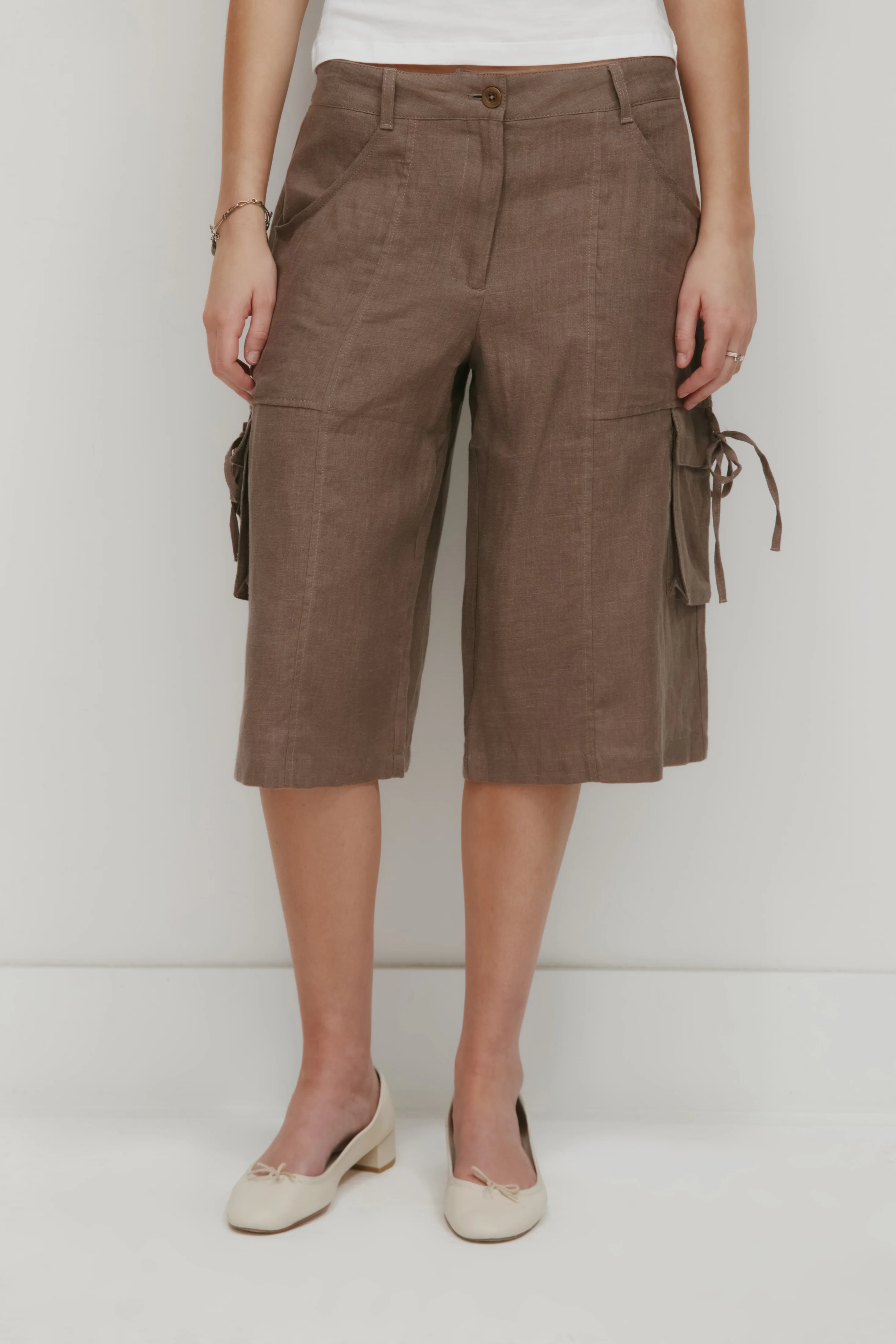 Women's Sila Linen Tie Short in Bark - Image 3