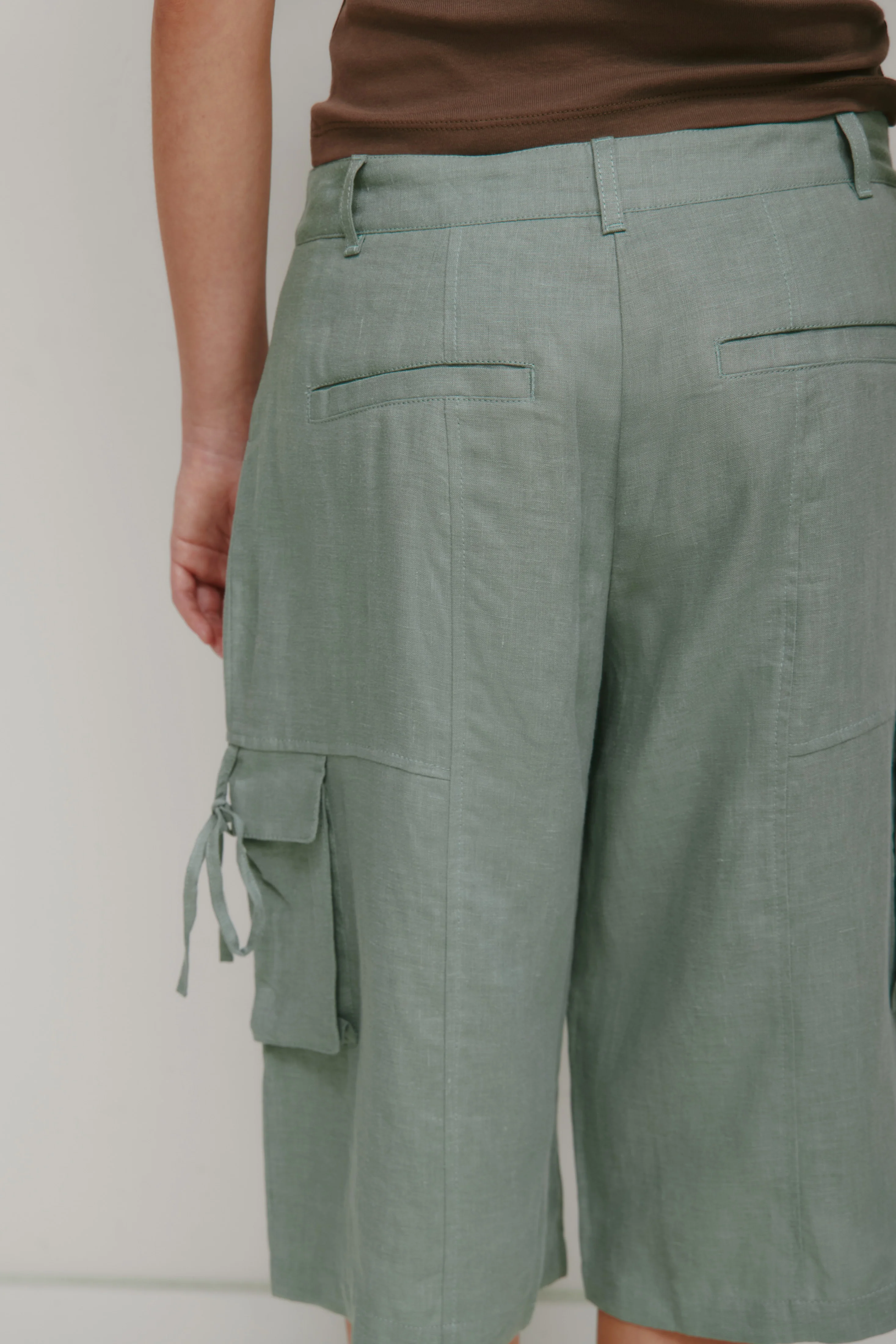 Women's Sila Linen Tie Short in Shadow - Image 5