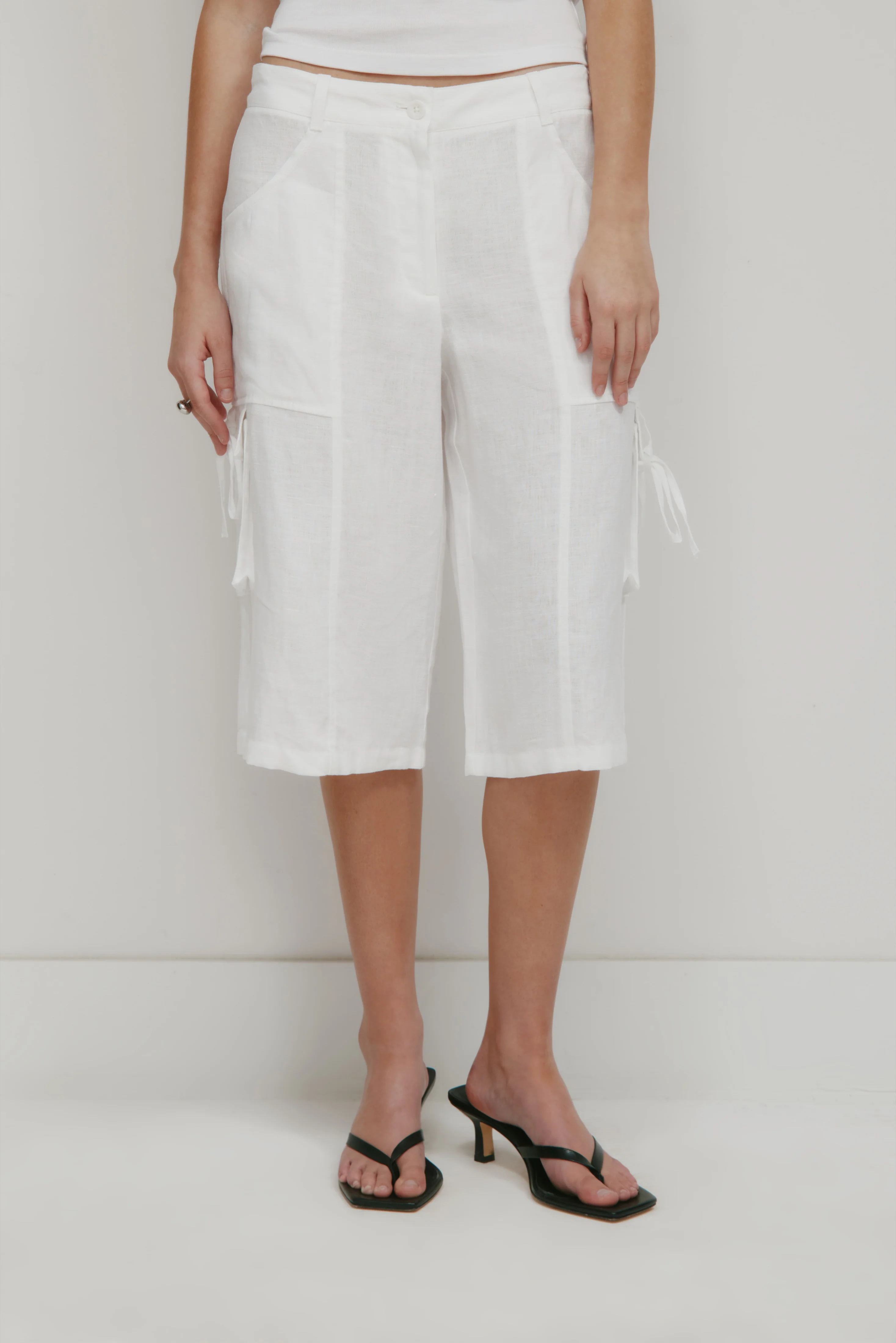 Women's Sila Linen Tie Short in White - Image 5