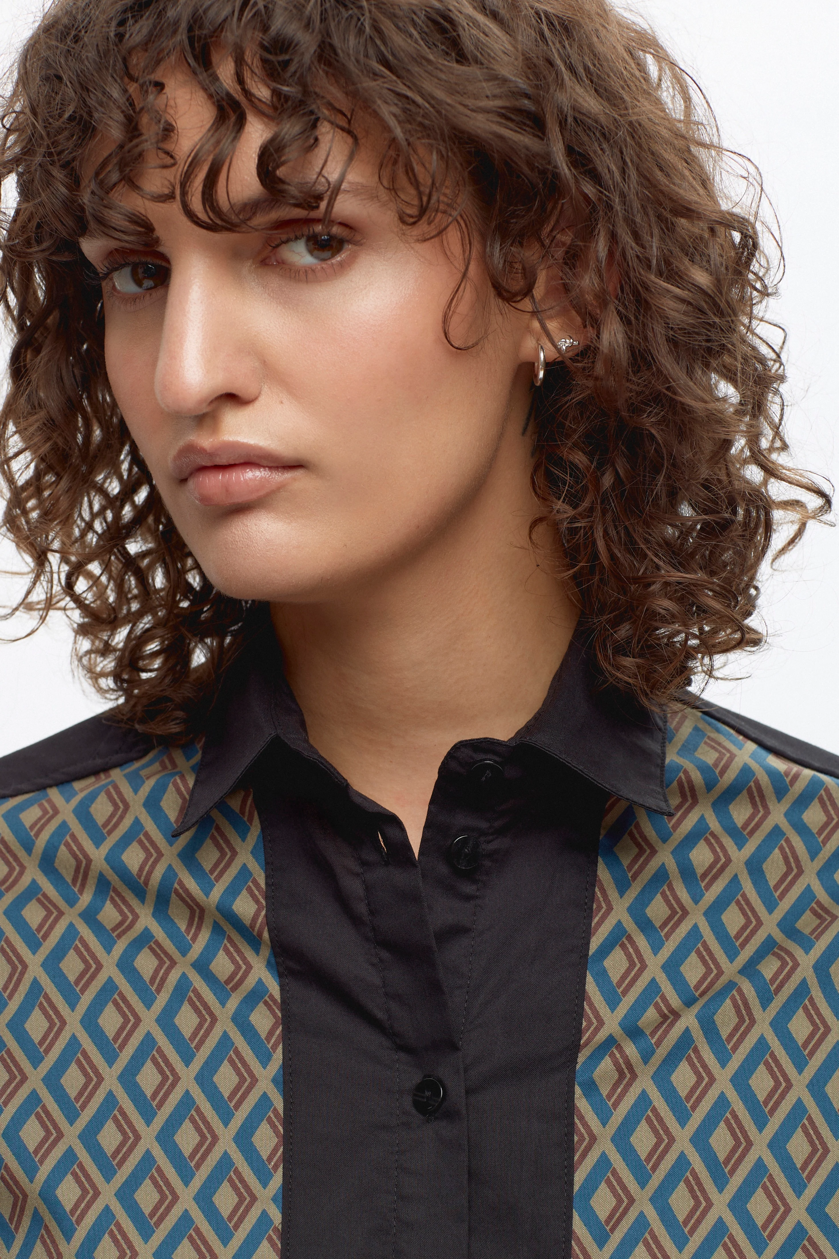 Women's Soad Shirt in AW24-215/Black - Image 4