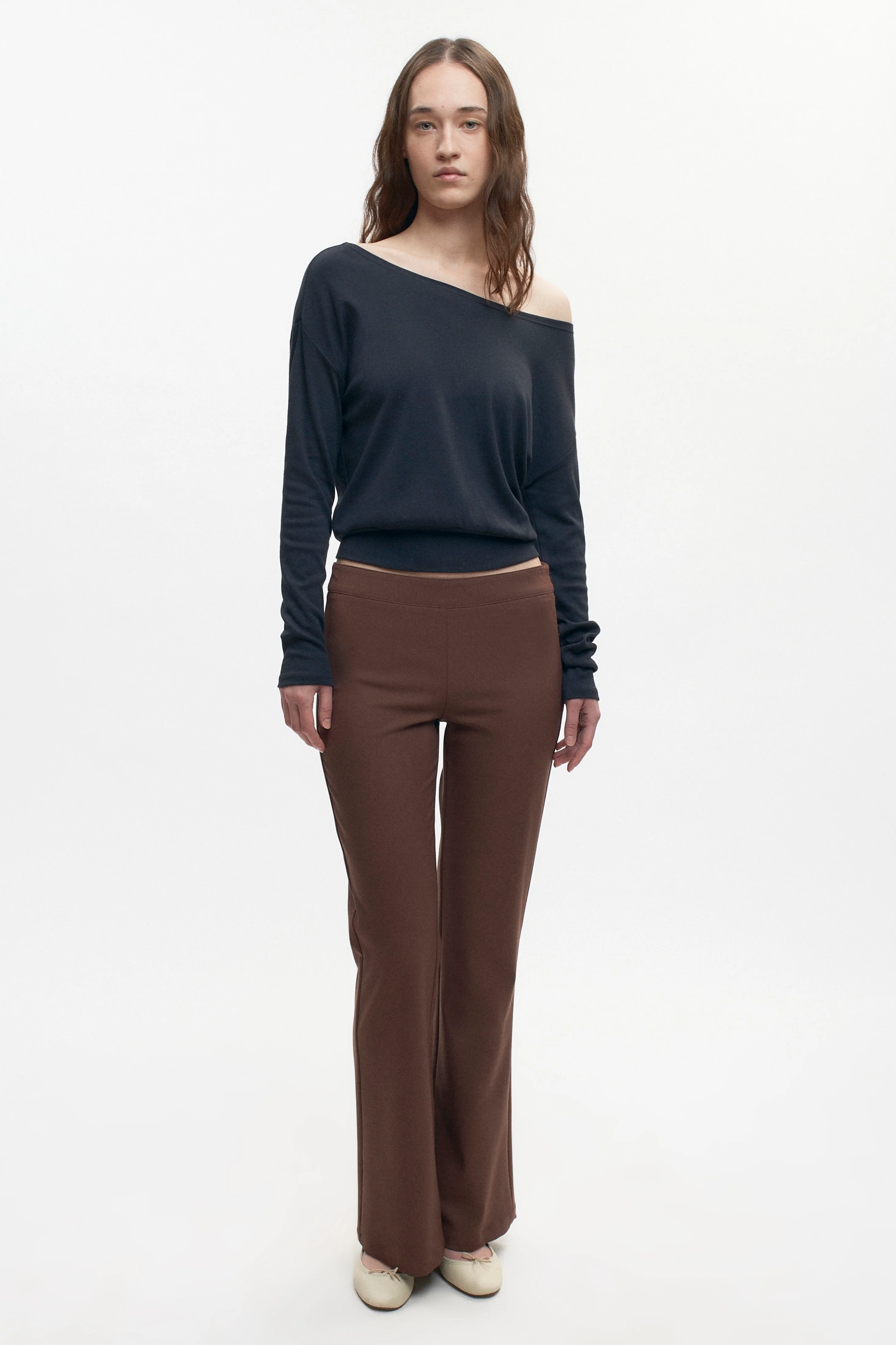 Women's Zahra Slouch Longsleeve in Black - Image 3