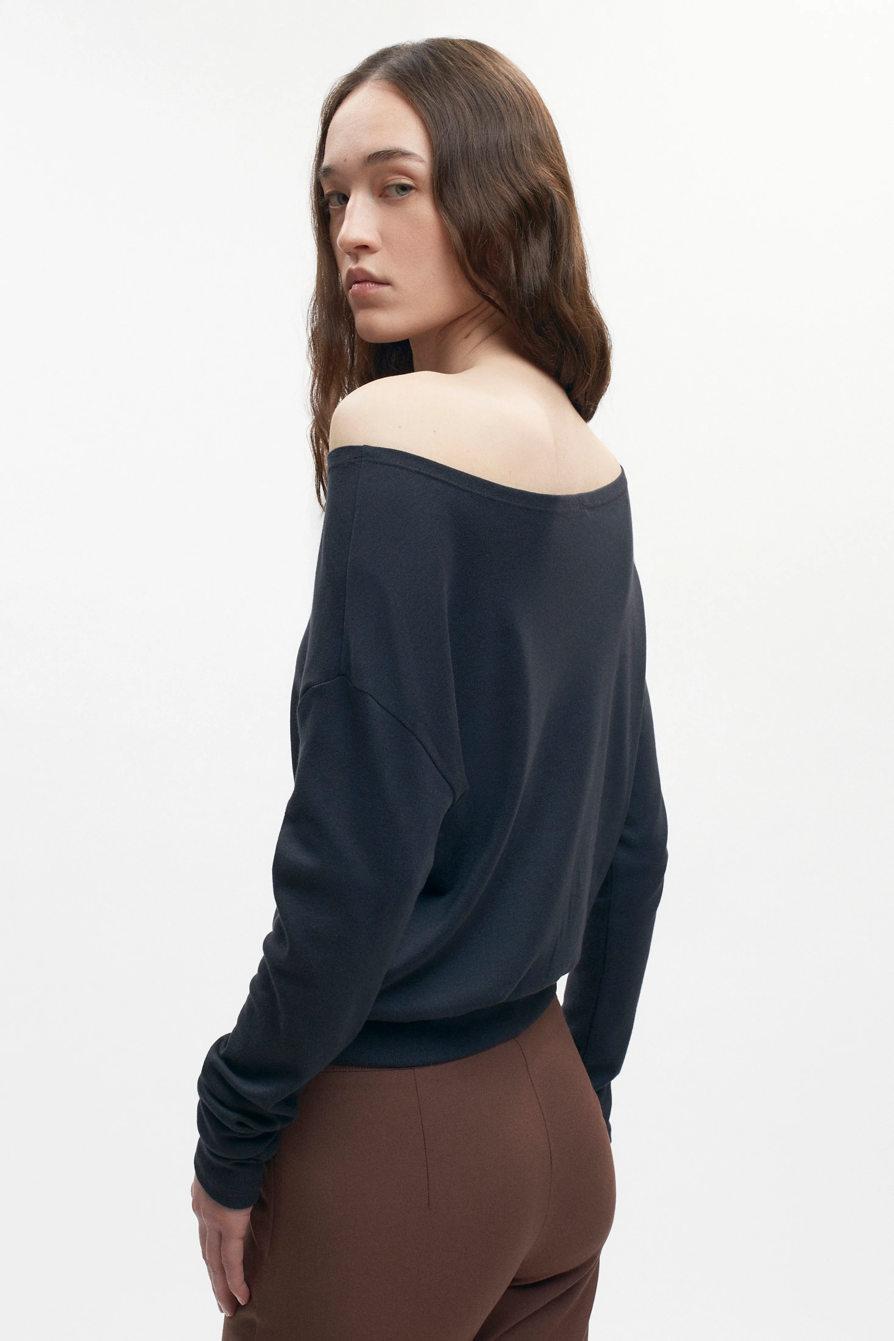Women's Zahra Slouch Longsleeve in Black - Image 4