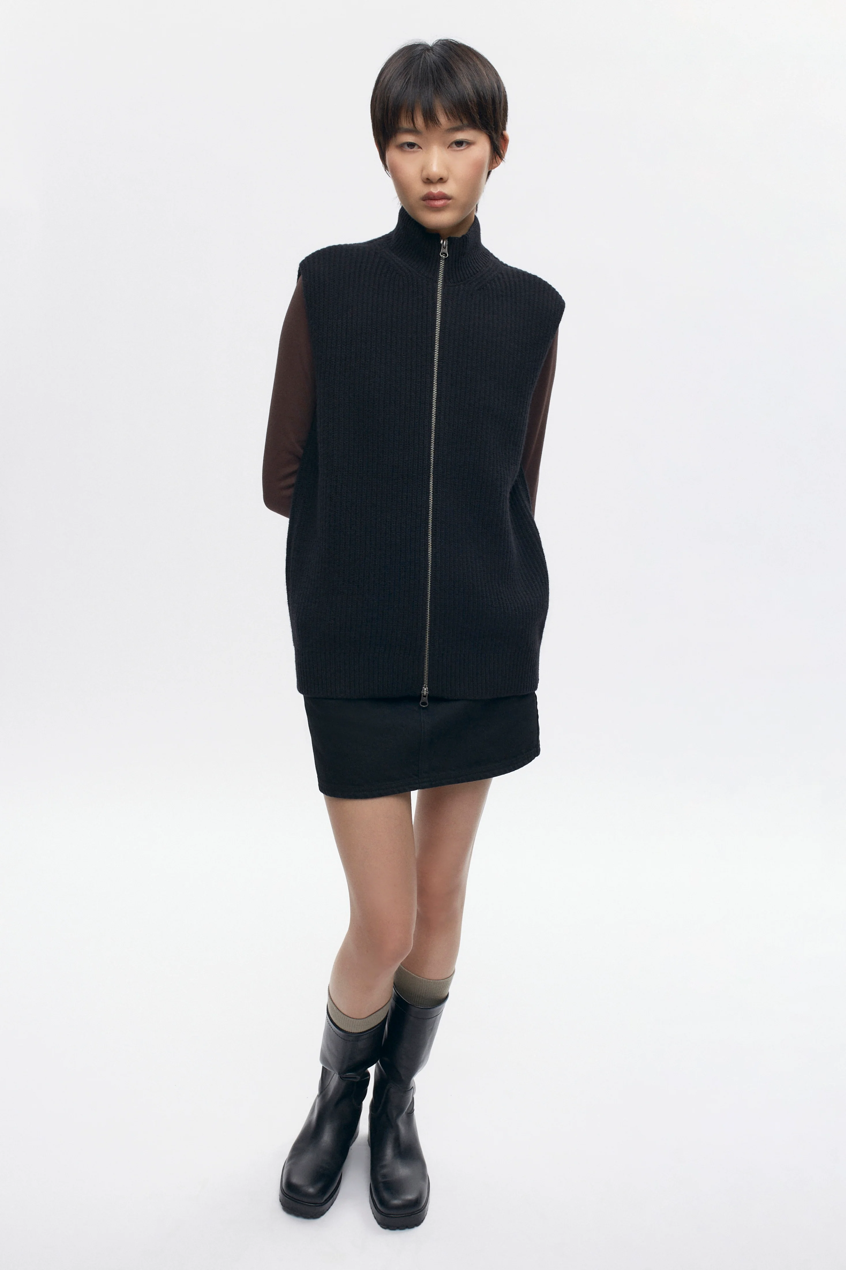 Women's Zip Sweater Vest in Black - Image 5